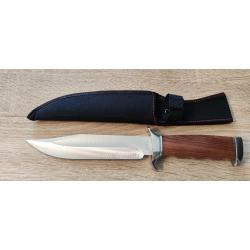 Couteau de chasse avec manche en bois