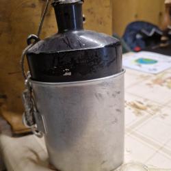 Gourde de l'amée Suisse M84