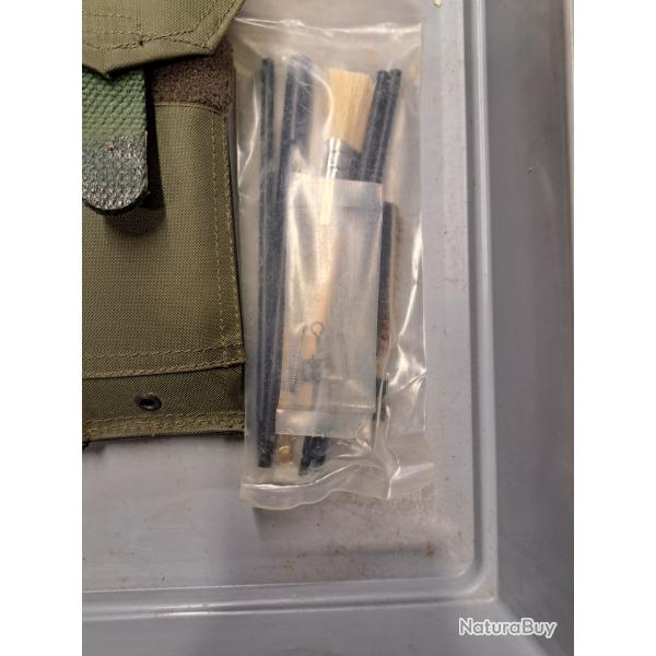 Trousse nettoyage famas + kit obturateur, extracteur, jecteur, doigt de maintien ( ressort)