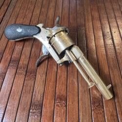 RARE REVOLVER A BROCHE DE LUXE ENTIÈREMENT EN BRONZE AVEC GRAVURES ET PLAQUETTES EN EBÉNE