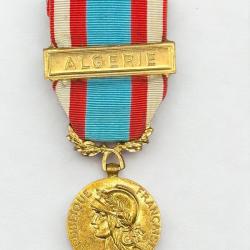 (59.004) Médaille commé. des opérations de sécurité et de maintien de l'ordre - Agrafe Algérie