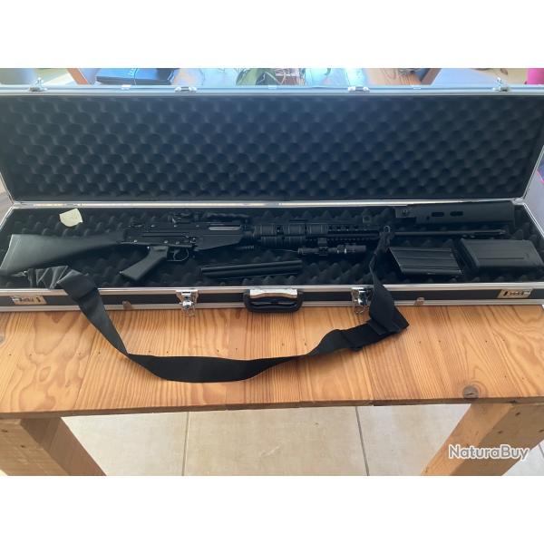 FAL L1A1 avec point rouge, valise et divers accessoires
