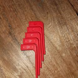 Lot de 5 drapeaux de chambres UTG  22lr et autres
