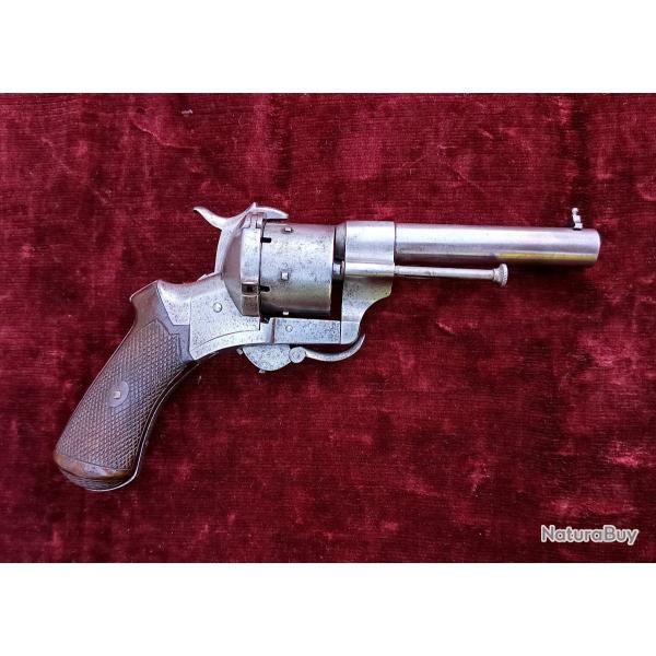 Rare rvolver Lefaucheux modle 1862 triple actions calibre 9 mm  brocheflag