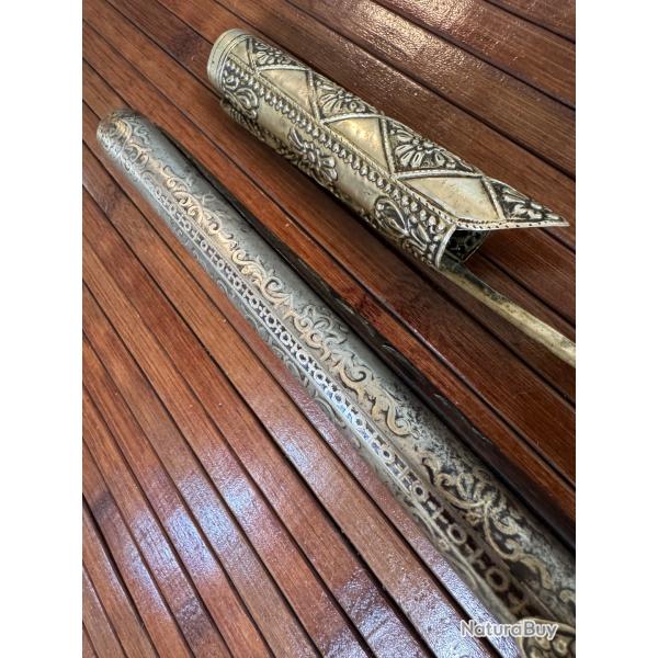 BEAU ET GRAND LUXUEUX PISTOLET D'ARON A SILEX OTTOMAN ORIENTAL  GARNITURES ET GRAVURES ARGENT 2 ME