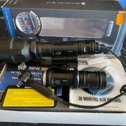 Lampe tactique UTG LT-ELF240 avec bouton déporté