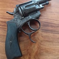 Revolver type bulldog