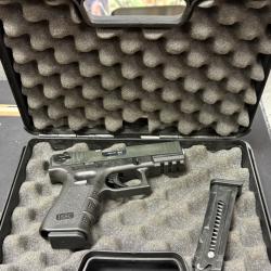 Pisolet ISSC M22 calibre 22 LR avec 2 chargeurs