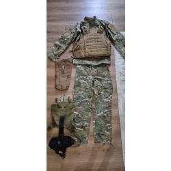 Tenue multicam + gilet + camelbak + holster