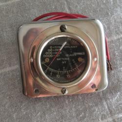 Voltmètre 6Volts pour véhicule de collection ancien .