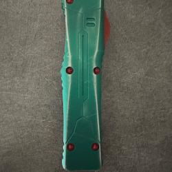 Microtech Bounty Hunter