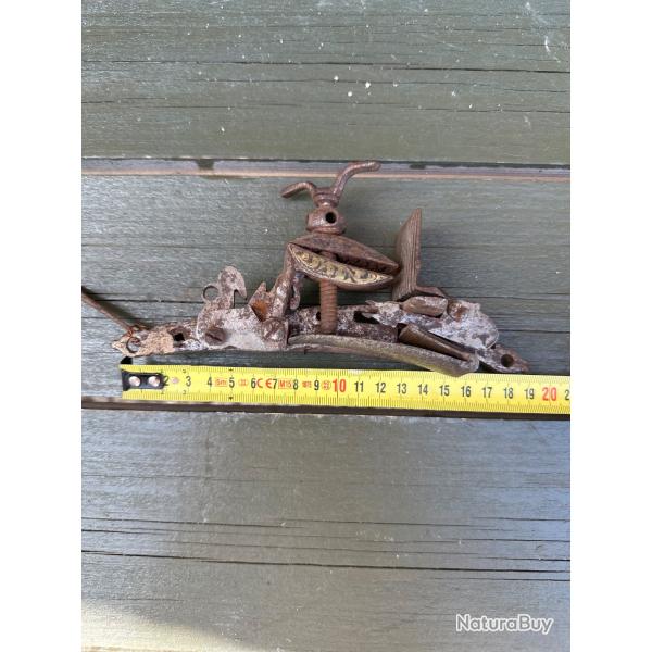 Platine  Silex ancienne  restaurer ou pour pices