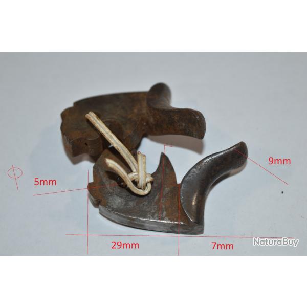 ensemble de deux chiens Fusil Chasse Militaire Poudre noir  identifier restauration (17)