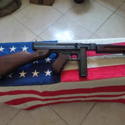 Pistolet mitrailleur Thompson M1 neutralisé