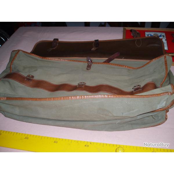 ANCIEN SAC DE CHASSE EN SKAI ET TISSUS .