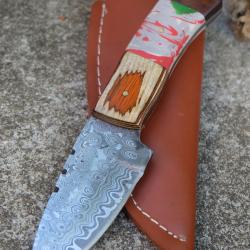 Couteau Skinner Damas Lame Drop Point Acier 256 Couches Manche Bois/Résine Etui Cuir Fabr Artisanale