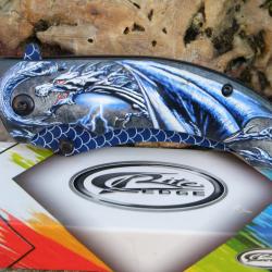 Couteau Semi AUto Dragon Scale Décor Dragon Bleu Lame Recurve Inox Manche ABS Noir Linerlock Clip