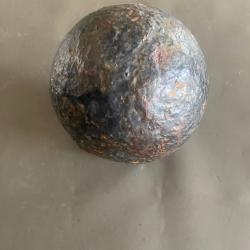 boulet de canon grande taille poids 14 kg  diamètre 15 cm