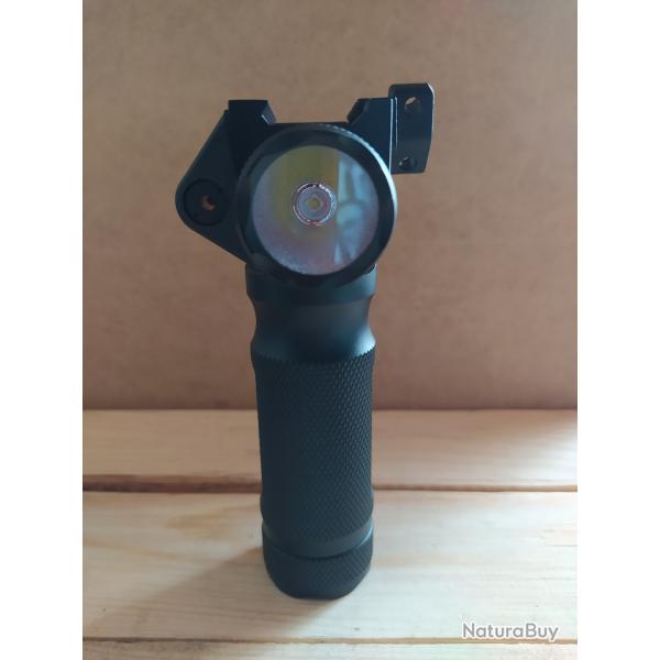 POIGNEE TACTIQUE ALUMINIUM AVEC LAMPE ET LASER INTGR