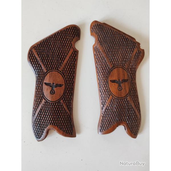 PAIRE DE PLAQUETTES EN BOIS POUR LUGER.MODELE 4
