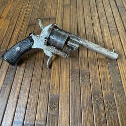 REVOLVER A BROCHE 9 mm avec gravures