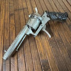 BEAU REVOLVER A BROCHE 7 mm ENTIÈREMENT GRAVÉ