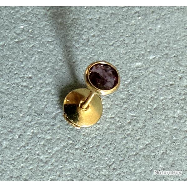 Unique boucle d'oreille en or massif 18 carats - Rubis - clou