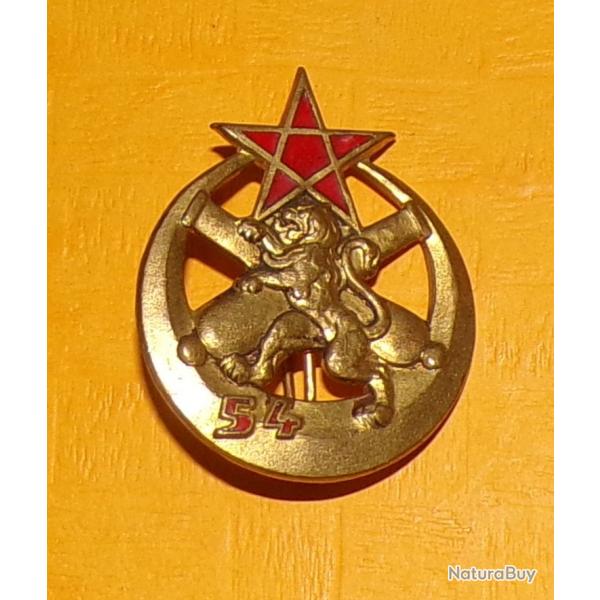 54 Rgiment d'Artillerie, 54 mail, dos lisse embouti, pingle  bolro ,  croissant au nombre 54 f