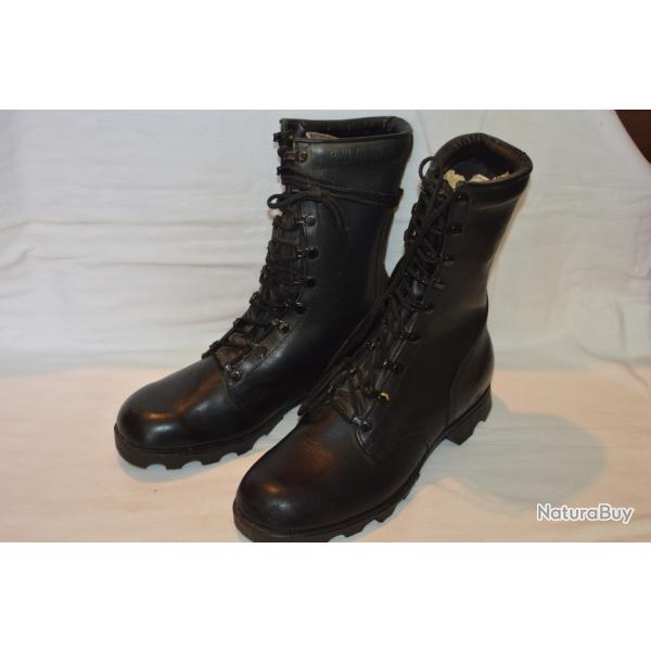 PAIRE DE BOTTES DE COMBAT AMERICAINE-RO SEARCH 8W-AMERICAN JUNGLE BOOTS-VIETNAM ?CUIR NOIR