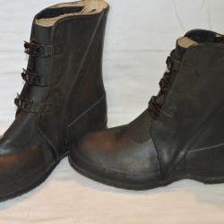 PAIRE DE SUR-BOTTES AMERICAINES EN CAOUTCHOUC-AMERICAN SNOW BOOTS-VIETNAM
