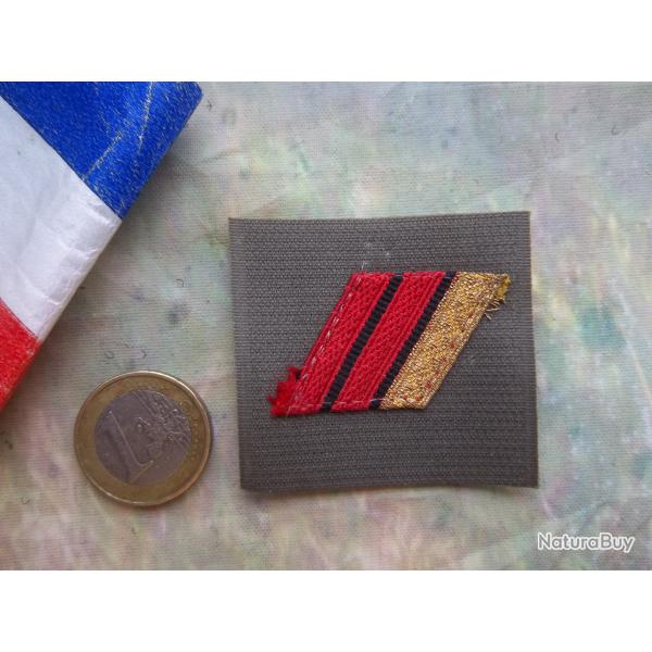 caporal chef grade militaire galon artillerie