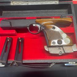 Vends pistolet UNIQUE VO cal: 22 short