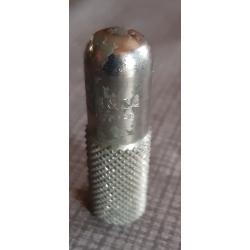 Bouchon de valve MICHELIN & Cie Clermont-Ferrand Laiton chromé . Longueur 50mm, diamètre intérieur 1