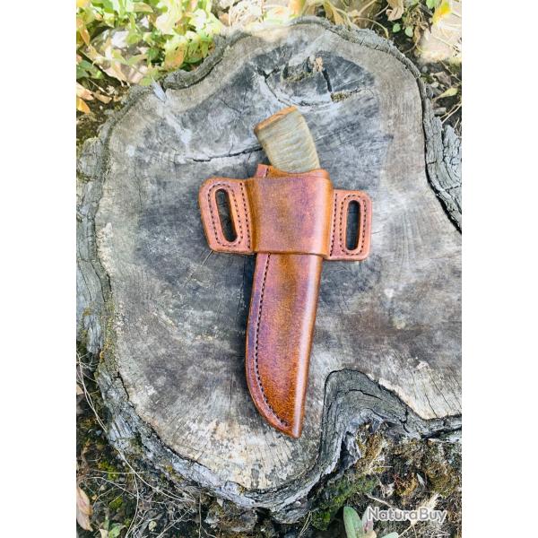 couteau de chasse d'artisan / corne de chvre / ronce de noyer / 2