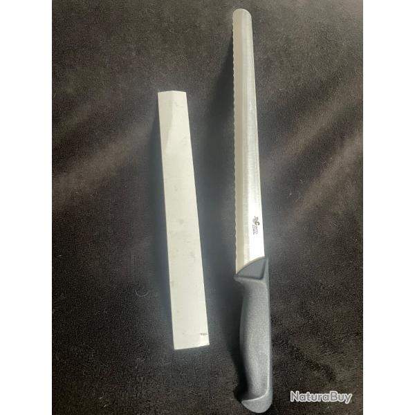 Couteau pain / Gnoise crante Neuf manche abs