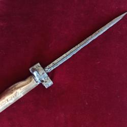Poignard réalisé à partir d'une baïonnette lebel 1886 poignée laiton - Couteau de combat ?