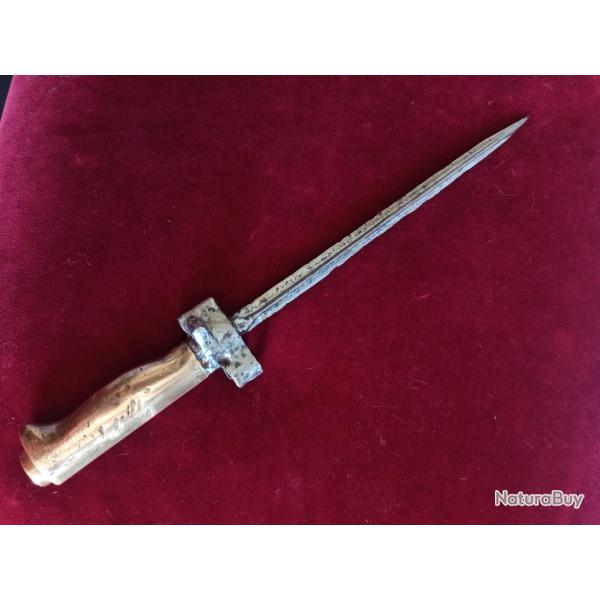 Poignard ralis  partir d'une baonnette lebel 1886 poigne laiton - Couteau de combat ?