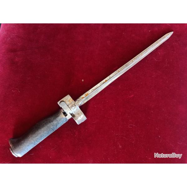 Poignard ralis avec le bout d'une baonnette lebel 1886 poigne fonte - Couteau de combat ?