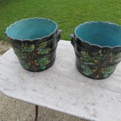 Ancienne grande paire de cache-pot en barbotine de forme tonneau à décor automnales FRANCE(Vers1900)