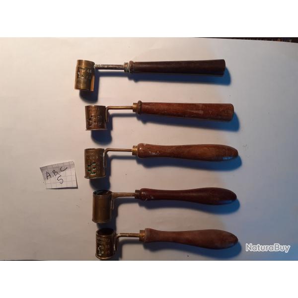 5 anciennes dosettes a poudre et plombs  N abc