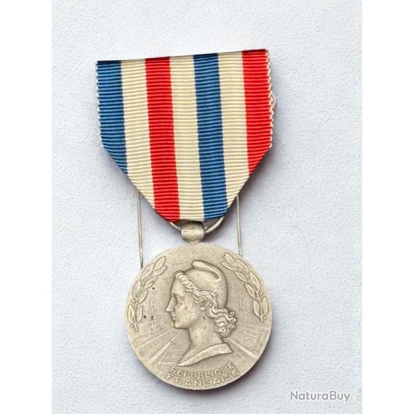 (37.001) Mdaille d'honneur des chemins de fer - Echelon Argent