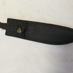 Petit couteau noir avec étui   A25