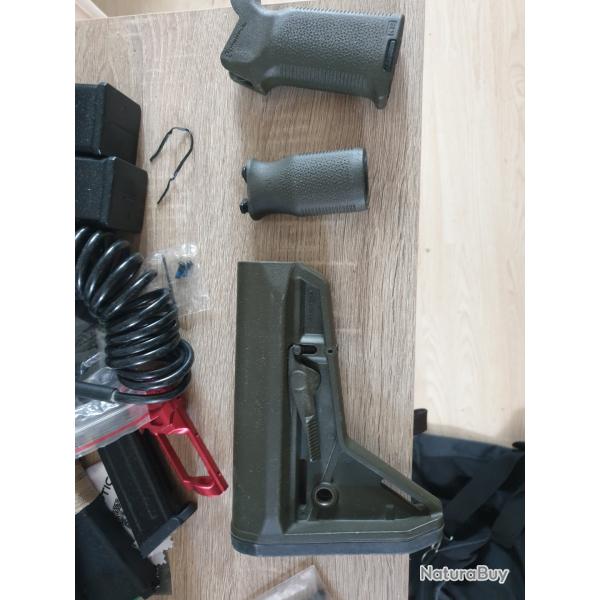 Crosse, poigne grip et poigne avant mlok magpul