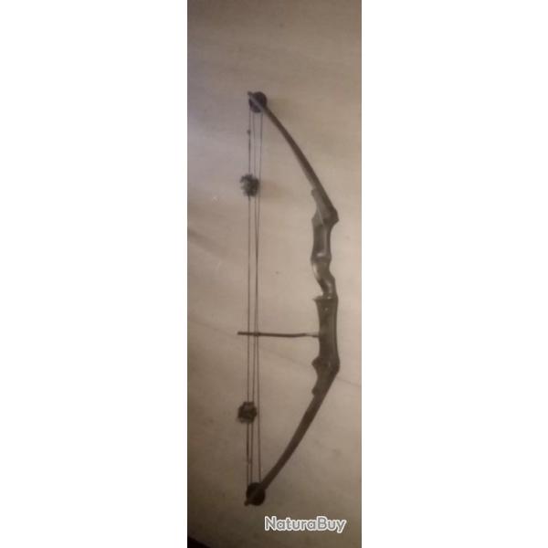 ARC A POULIE BEAR ARCHERY Modle WHITE TALL  II  50-60 LIVRES