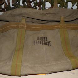 SAC A PARACHUTE ABIME DE L'ARMEE FRANCAISE , LES POIGNEES ONT ETE COUPEES , LES FERMETURES ECLAIRS F