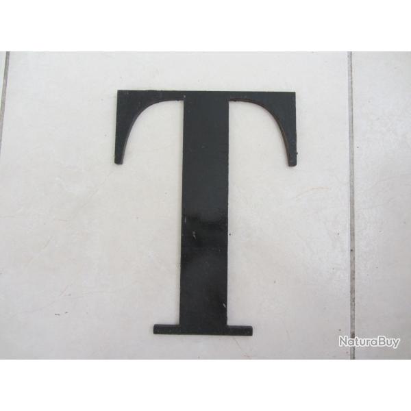 Ancienne grande lettre "T" d'enseigne - Acier 1960