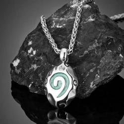 Pendentif Spirale en Acier Inoxydable: Symbole de l'Éternité enchère