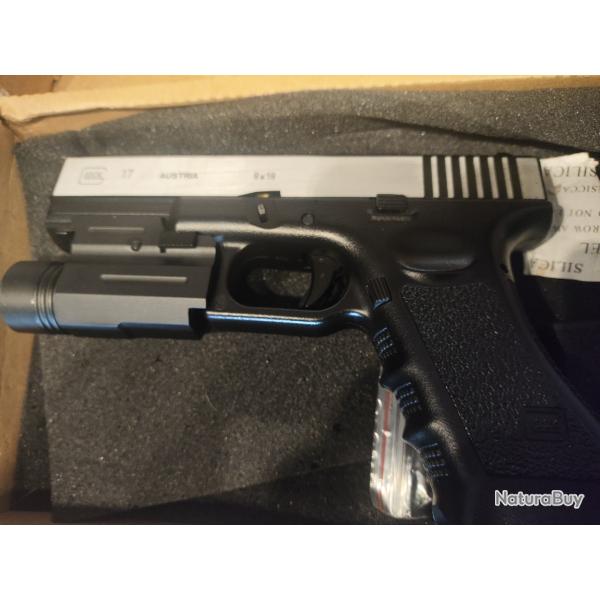 Gbb r17 army armament (glock 17) bicolore + lampe + chargeurs pour pices.