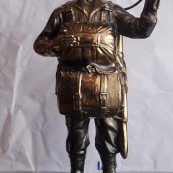 STATUETTE PARACHUTISTE EN REGULE