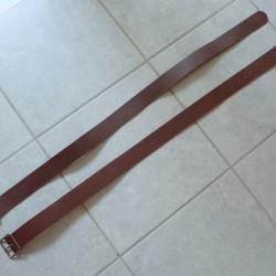 Ceinture, ceinturon militaire suisse. Cuir de 90 cm. Pour uniforme ou jeans